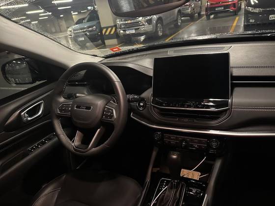 JEEP COMMANDER 1.3 T270 TURBO FLEX LONGITUDE AT6 JEEP COMMANDER 1.3 T270 TURBO FLEX LONGITUDE AT6